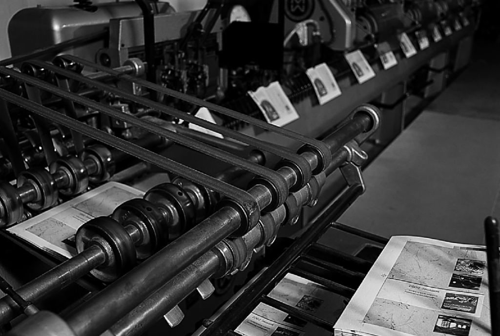 foto storica macchina per piegatura